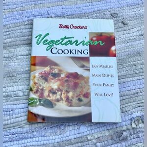 BETTY CROCKER Vegetarian Cooking Cookbook Hardcover Color Picture Food & Recipe
